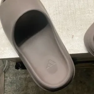 Yeezy slides earth brown with box dm for a pic Adidas Yeezy Slides ? main image 2